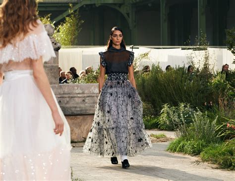 chanel haute couture printemps été 2017|Chanel haute couture 2020 video.